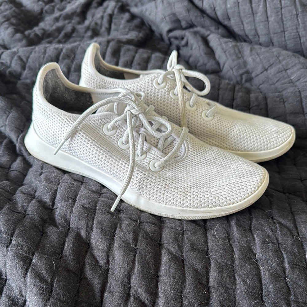 Allbirds Tree Runner Women’s 10 - chalk white
